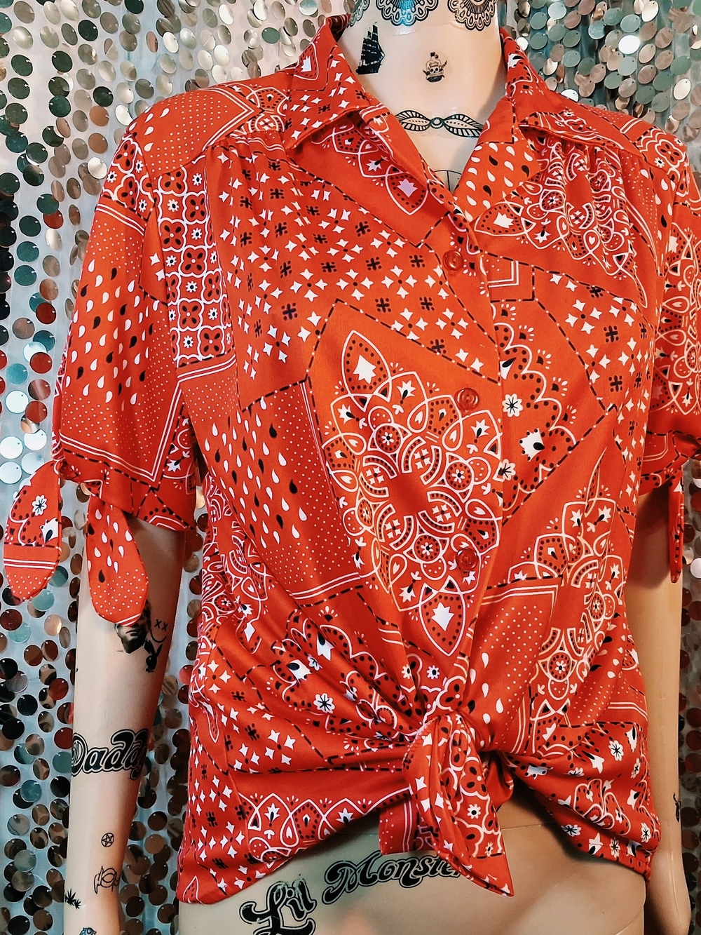 All American Vintage Red Bandana Print Double Tie Sleeves